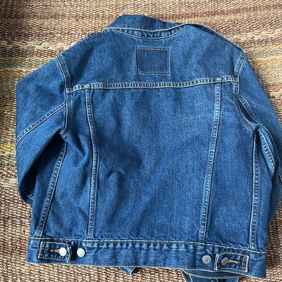 Levi's Light Blue Denim Jacket with Tan Leather Patch - Picture 5 of 5